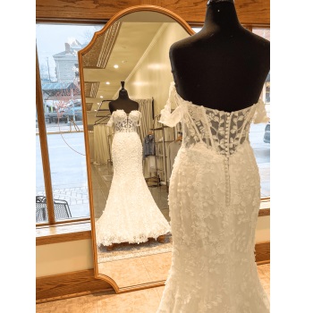 Image for Ellen's Bridal with ID of: 6188311