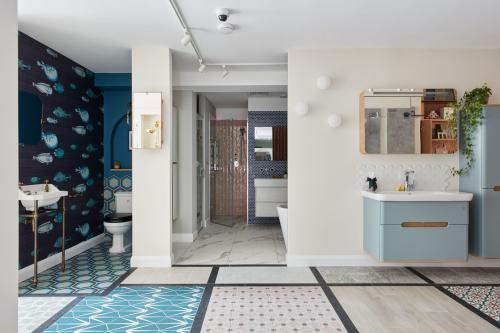 Image for Village Bathroom Studio with ID of: 6216104