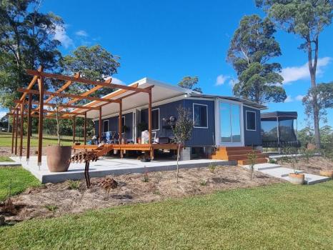 Image for Container Home Lady with ID of: 6234918