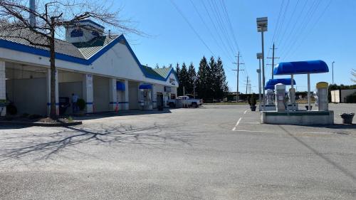 Image for Township Oil with ID of: 6251772
