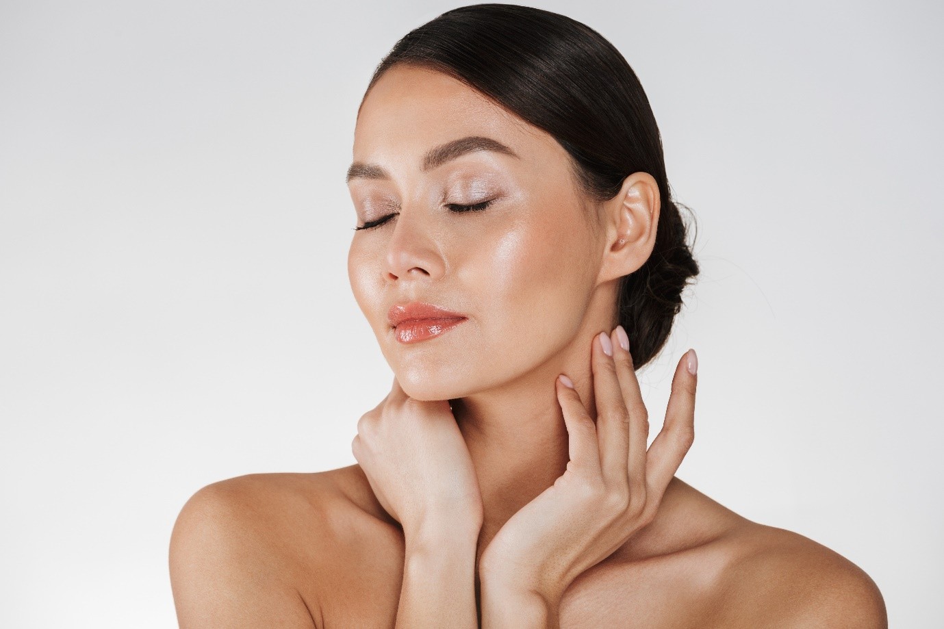 Image for Best Liquid Foundations in India for Festive Makeup with ID of: 6738602