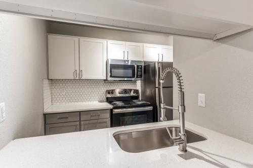 Image for Lexington Apartments with ID of: 6294276