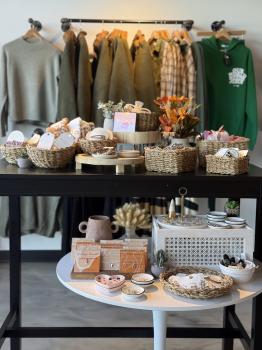 Image for Sweet Cheeks Beauty Bar with ID of: 6324120