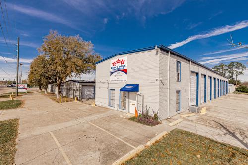 Image for Red & Blue Storage with ID of: 6327488