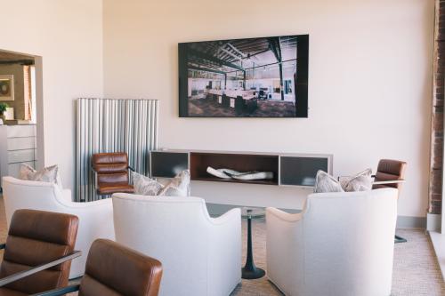 Image for Corporate Studio with ID of: 6332308