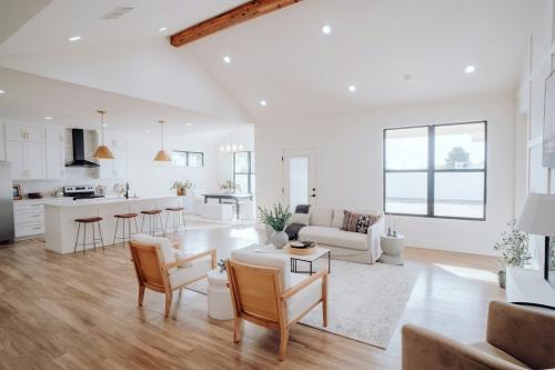 Image for CAPITAL CITY VALUATION with ID of: 6351650