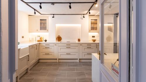 Image for Claremont Kitchens with ID of: 6383807