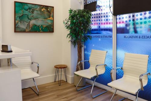 Image for Dentist on Dundas with ID of: 6386983