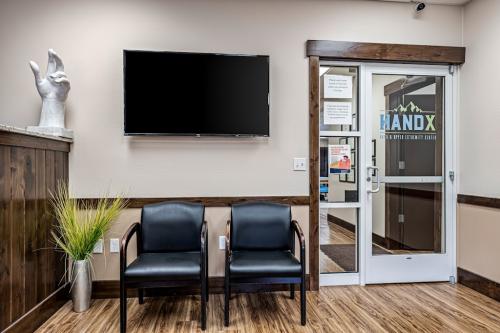 Image for Hand & Upper Extremity Center (HandX) with ID of: 6395777