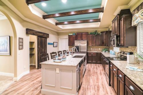 Image for Bluegrass Kitchens with ID of: 6404375