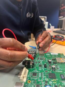 Image for DSL Electronic Manufacture with ID of: 6421648