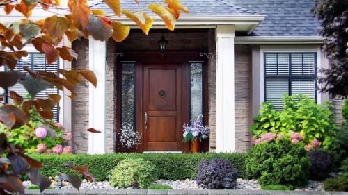 Image for Kim Best Real Estate Agent - Sutton - Benchmark Realty Inc., Brokerage with ID of: 6427554