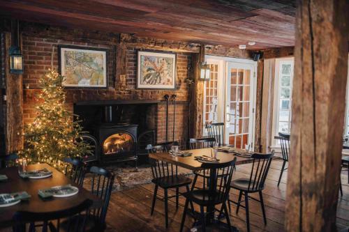 Image for The Tillerman Inn with ID of: 6438530