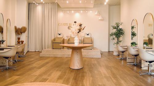Image for Carte Blanche Hair with ID of: 6443926