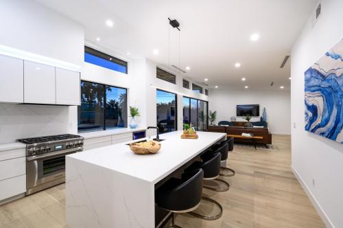 Image for Cabinet Solutions USA with ID of: 6475518