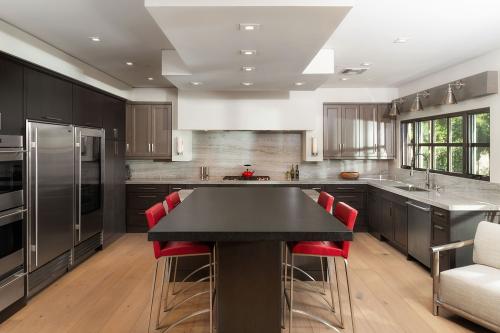 Image for Cabinet Solutions with ID of: 6476295