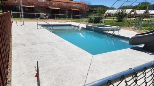 Image for FiberLux Pools with ID of: 6495641