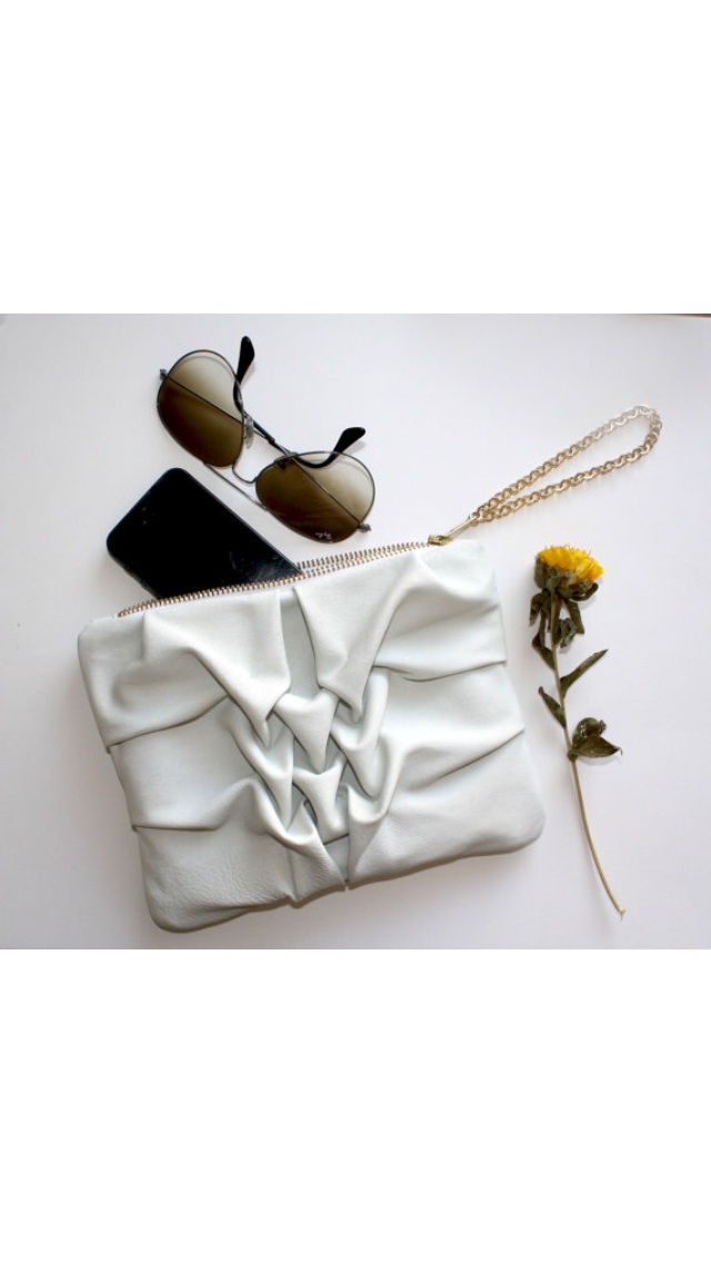 Image for Handbags & Clutches with ID of: 682045