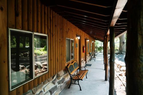 Image for Christopher Creek Lodge with ID of: 6538565