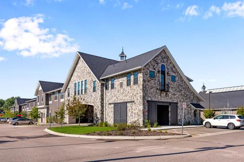 Image for Balfour Littleton with ID of: 6547797