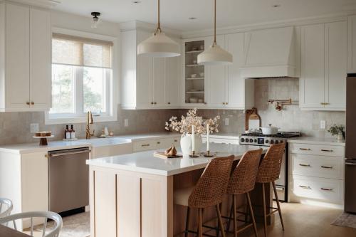 Image for CARV Cabinetry with ID of: 6570685