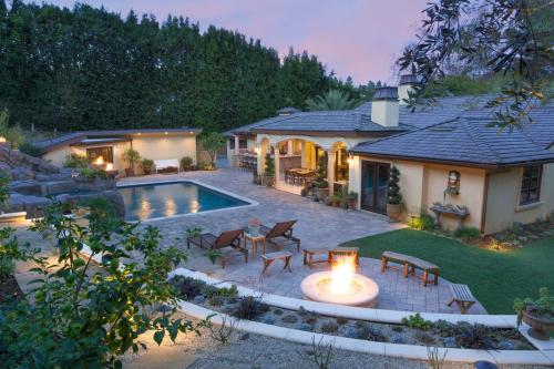 Image for Pacific Outdoor Living with ID of: 6577530