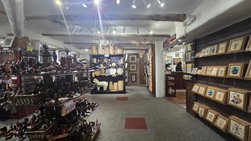 Image for Cameron Trading Post with ID of: 6611267