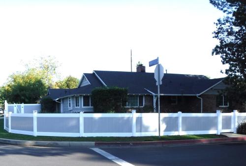 Image for Vinyl Fence Depot with ID of: 6622996