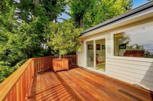 Image for Michigan Deck Builders - Lansing with ID of: 6642767
