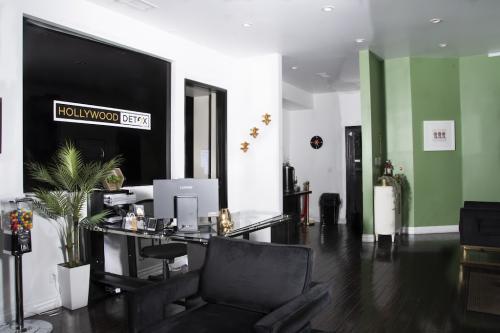 Image for Hollywood Detox with ID of: 6654451