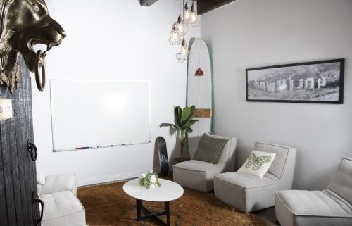 Image for Hollywood Detox with ID of: 6654452