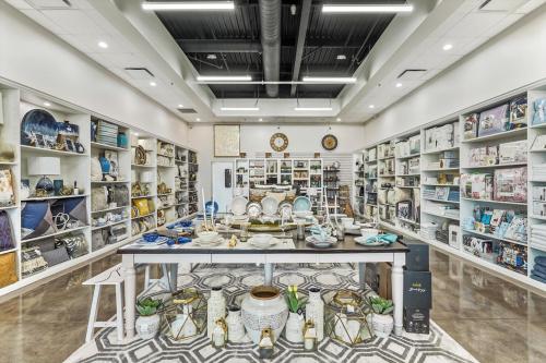 Image for Amari's Home Goods with ID of: 6655765