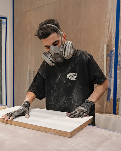 Image for The Smiling Painter with ID of: 6661119