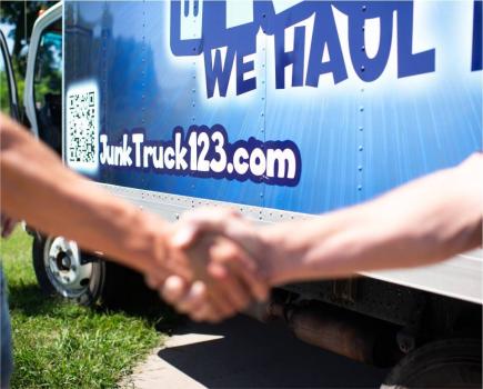 Image for The Junk Truck with ID of: 6668437