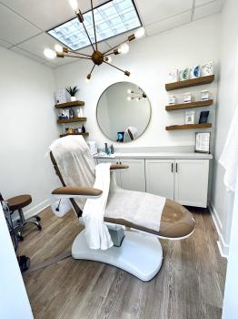 Image for 4esthetics Lounge with ID of: 6679757