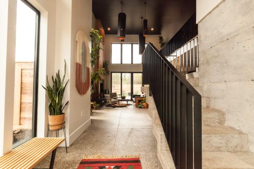 Image for TIMBER AND LOVE with ID of: 6684392