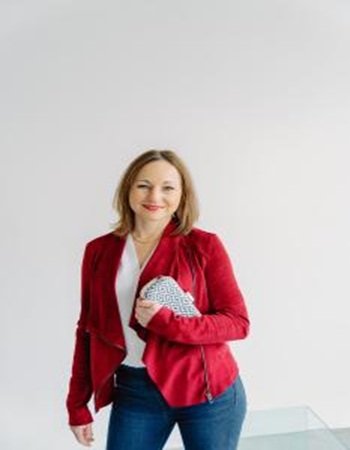 Image for Robyn Schamberger with ID of: 6693487