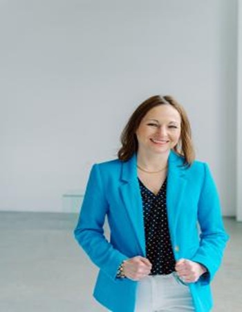 Image for Robyn Schamberger with ID of: 6693488