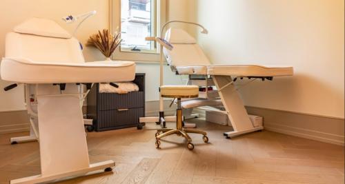Image for Confidents Teeth Whitening with ID of: 6694225