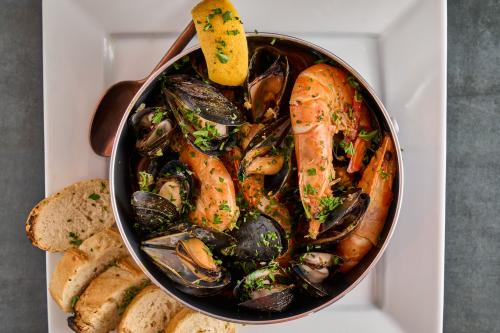 Image for The Bistro Grill with ID of: 6721013