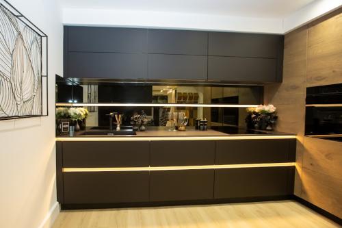 Image for MAS Collection - Camberley with ID of: 6730072