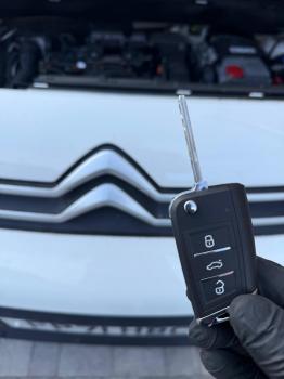 Image for Kent Car Keys with ID of: 6740025