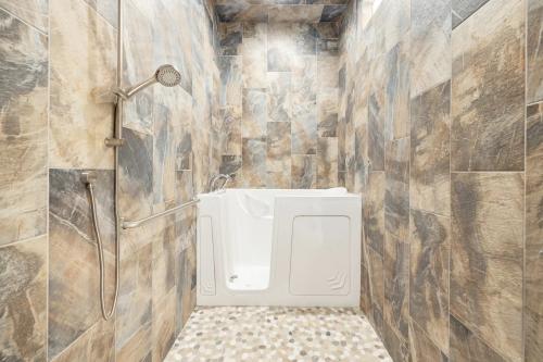 Image for Frei Remodel and Design with ID of: 6752833