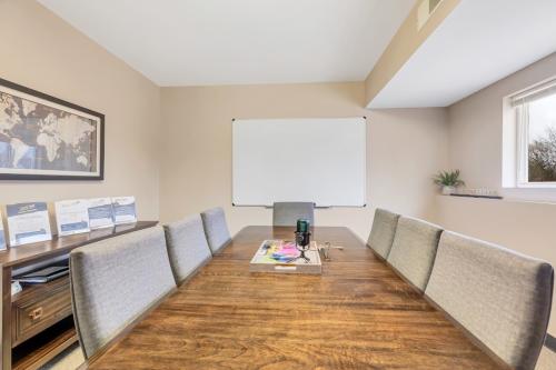 Image for Realty ONE Group Trifecta with ID of: 6769110