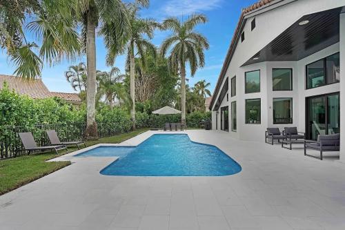 Image for Poolside Renos with ID of: 6794784