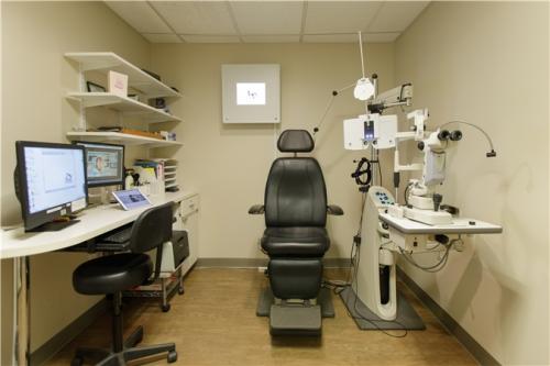 Image for Cosmopolitan Eyecare with ID of: 6795907