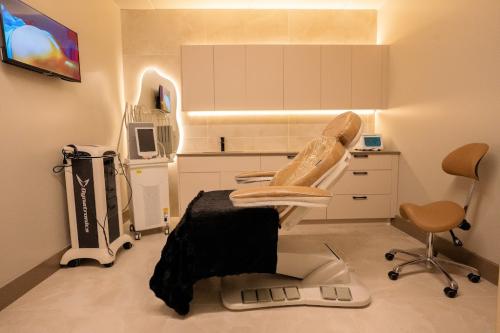 Image for Solee Cosmetic Surgery with ID of: 6864419