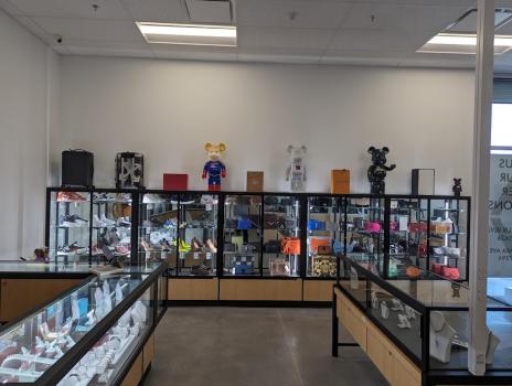 Image for Max Pawn Luxury with ID of: 6870626
