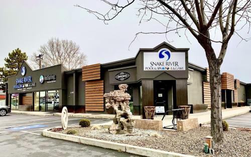 Image for Snake River Pool & Spa with ID of: 6871005