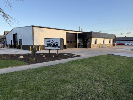 Image for Wenzl's Collision Center with ID of: 6876402